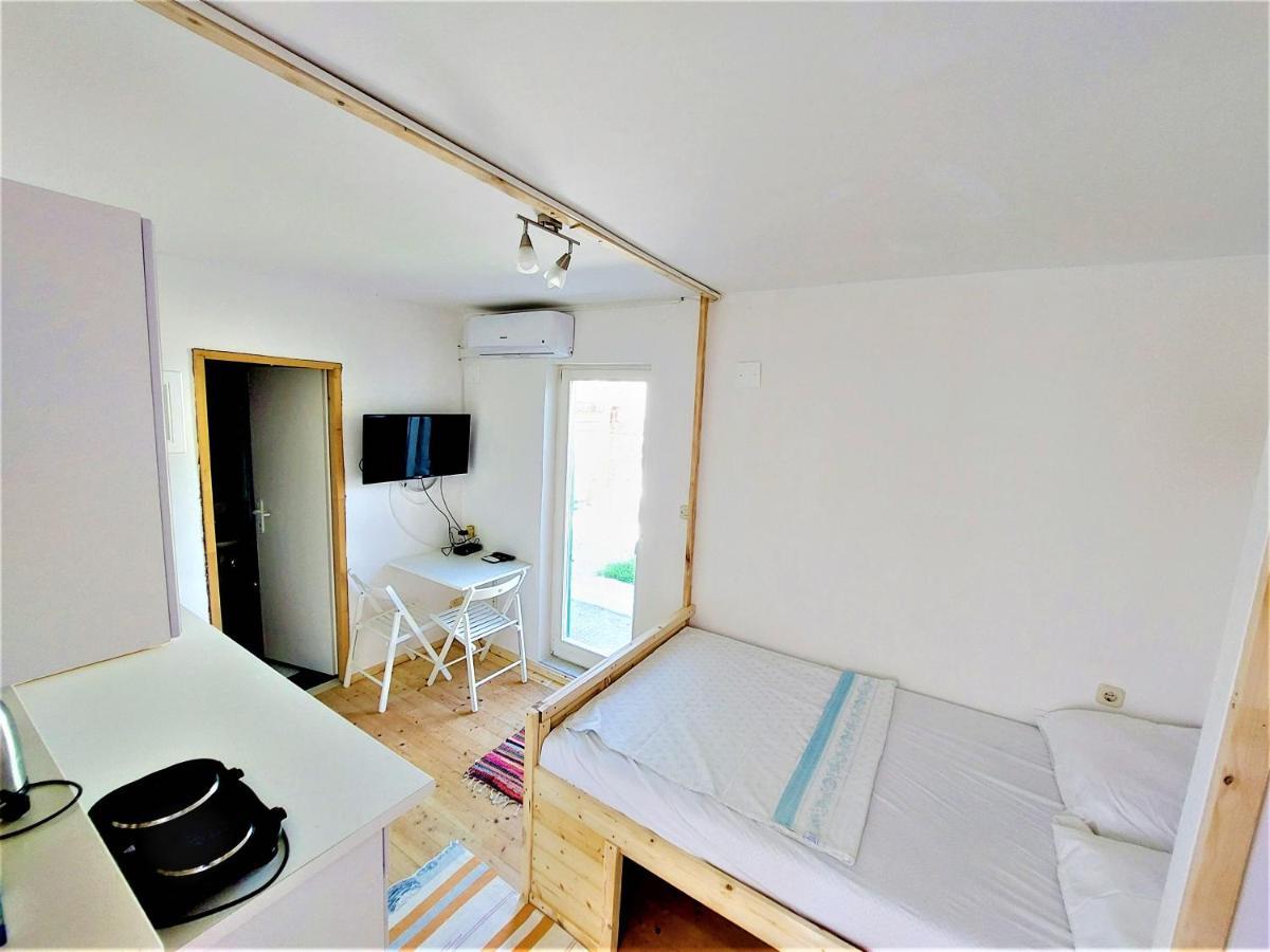 Studio Apartment Murter Center Экстерьер фото