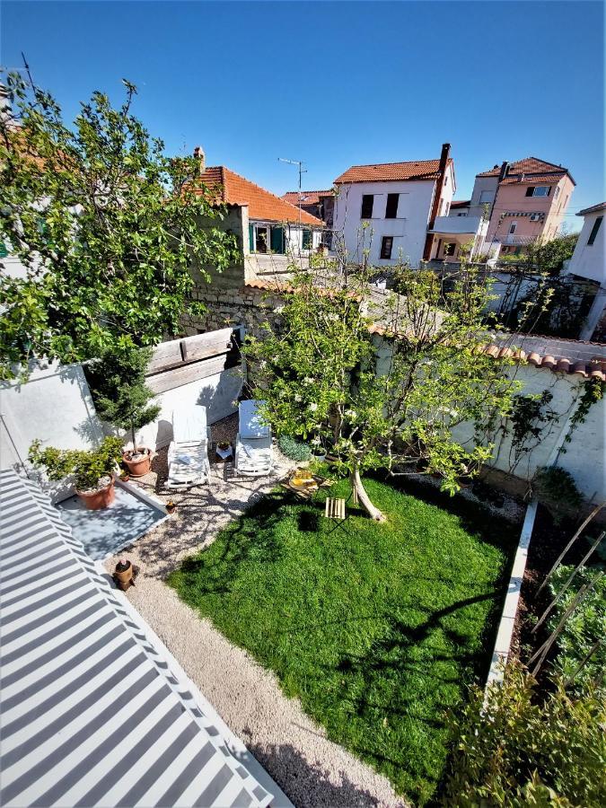 Studio Apartment Murter Center Экстерьер фото
